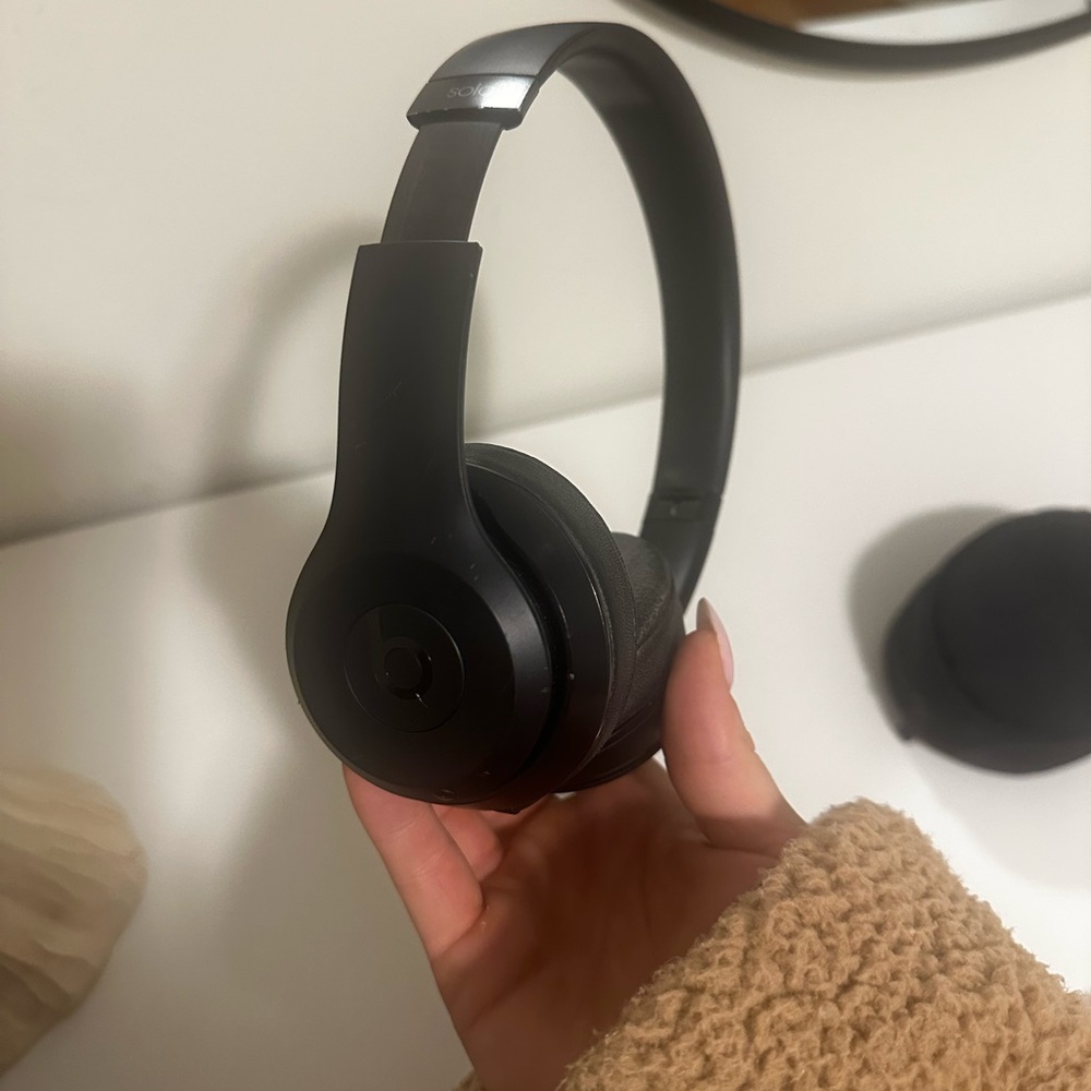 Beats Solo 3 - Picture 2 of 2